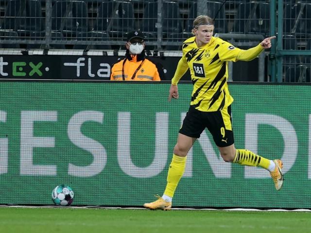 开云下载-定位球防不住，罗队自身难保，多特蒙德“保4”也悬了